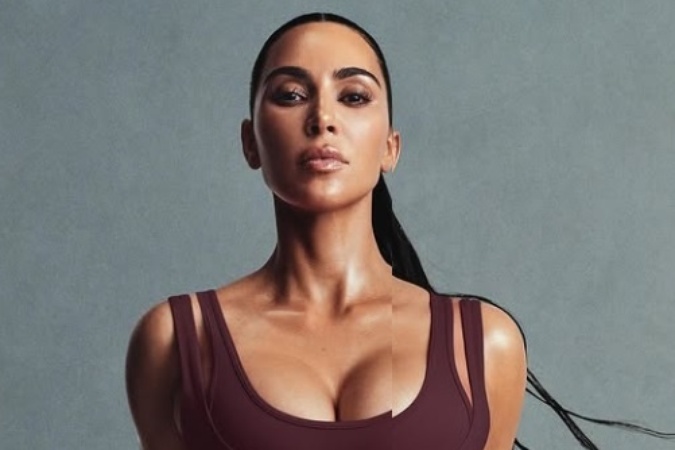 Kim Kardashian je momentálne v centre pozornosti. Predstavuje totiž novú kolekciu NikeSKIMS.