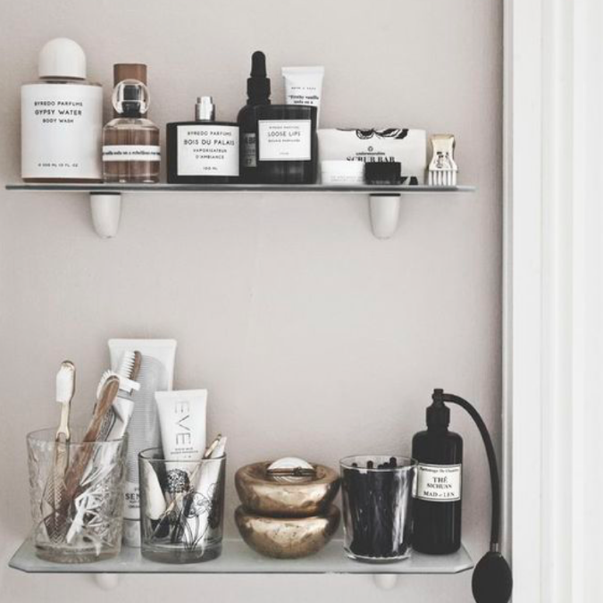 Máme pre vás 5 nápadov ako si zorganizovať kozmetiku v kúpeľni