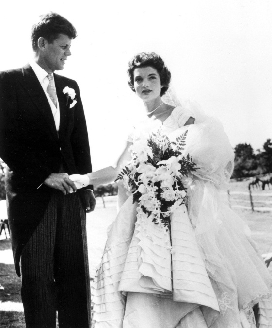 Bývalá prvá dáma Spojených štátov amerických Jackie Bouvier Kennedy patrí jednodznačne k ženám, ktoré sa do našej histórie zapísali aj svojím jedinečným štýlom
