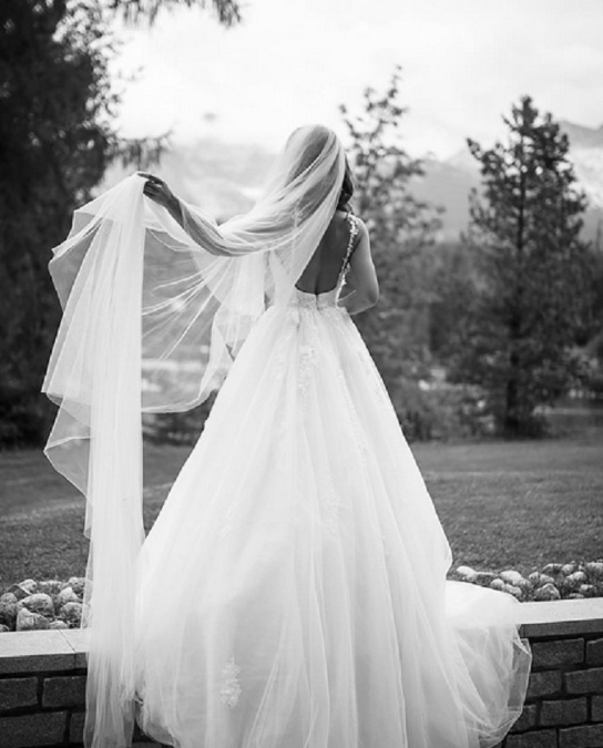Veronika šaty mala zapožičané z exkluzívneho trenčianskeho svadobného salónu a stavila na model známej španielskej značky Pronovias