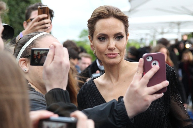 Angelina Jolie patrí medzi najkrajšie ženy sveta: Dermatologička prezradila, v čom je tajomstvo jej krásy