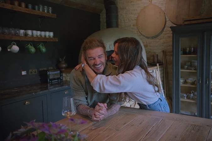 Manželia Beckhamovci v minisérii Beckham na Netflixe