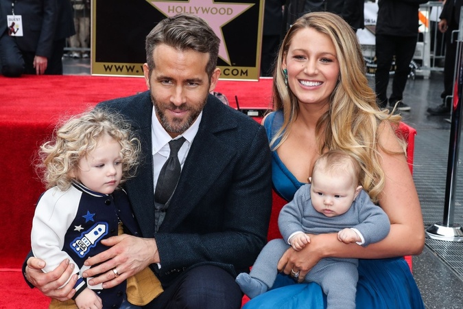 Blake Lively a Ryan Reynolds sa čo nevidieť stanú štvornásobnými rodičmi