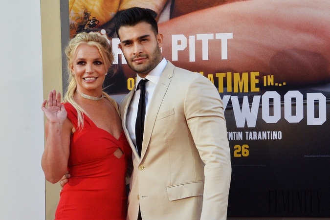 Britney tvorí pár s hercom a fitnes modelom Samom už takmer štyri roky