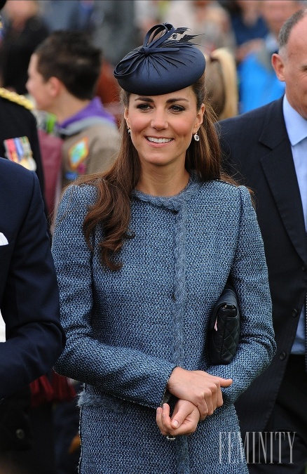 Aj tieto modré šaty značky Reiss si Carole požičala od Kate na podujatie Royal Ascot. 