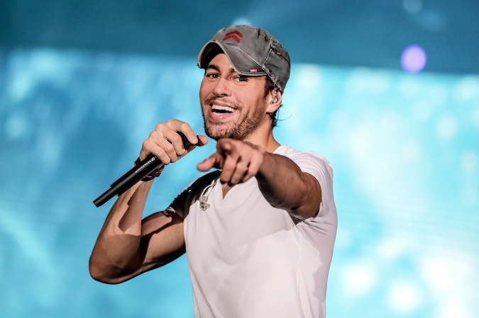 Legendárny Enrique Iglesias je milujúci partner i otec