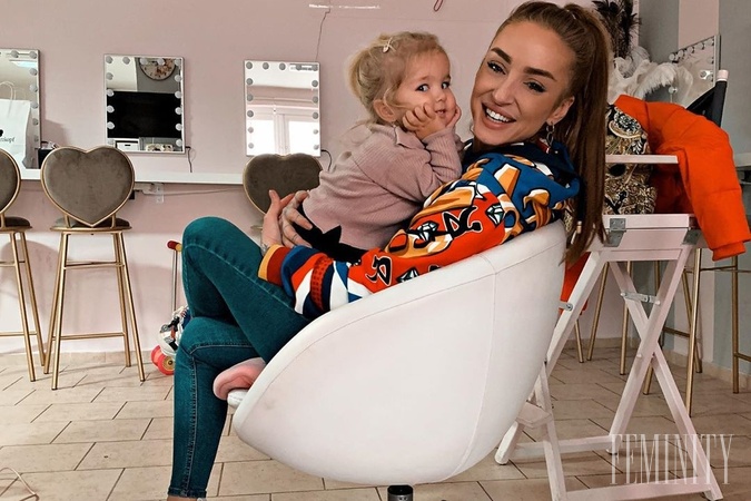 Rozkošná dcérka make-up artistky Lucie Sládečkovej je najštýlovejším dieťaťom šoubznisu