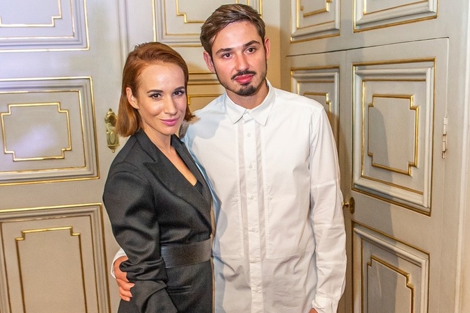 Táňa Pauhofová po boku partnera Jonatána Pastirčáka, s ktorým sa tešia spoločnej dcérke