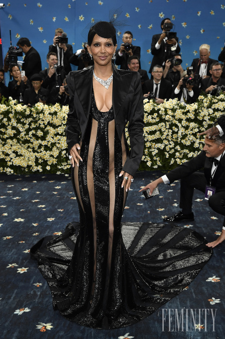 Halle Berry v róbe od LaQuan Smith