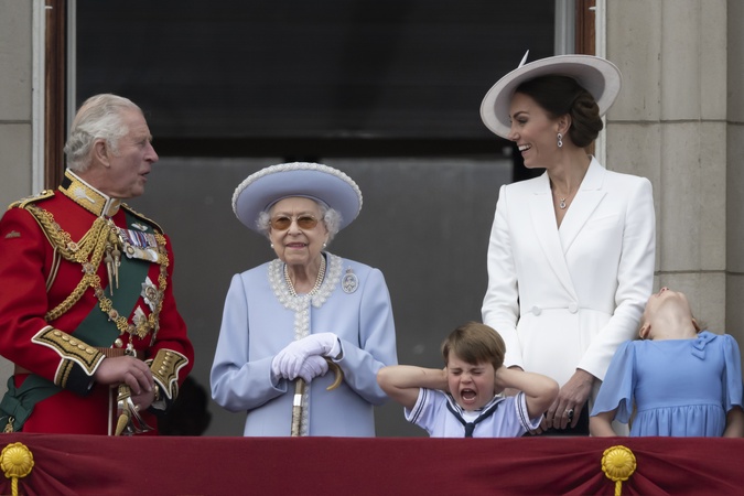 Oslavy platinového jubilea kráľovnej zviditeľnil princ Louis, ktorý zabavil celý svet