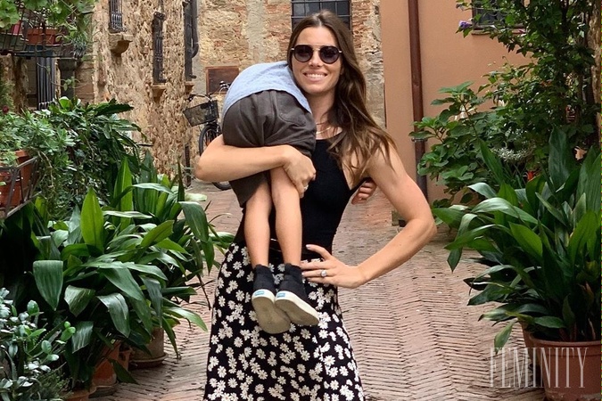Jessica Biel je filmovou hviezdou, no tiež mamou, a ako dokazuje na Instagrame, aj bežným človekom...