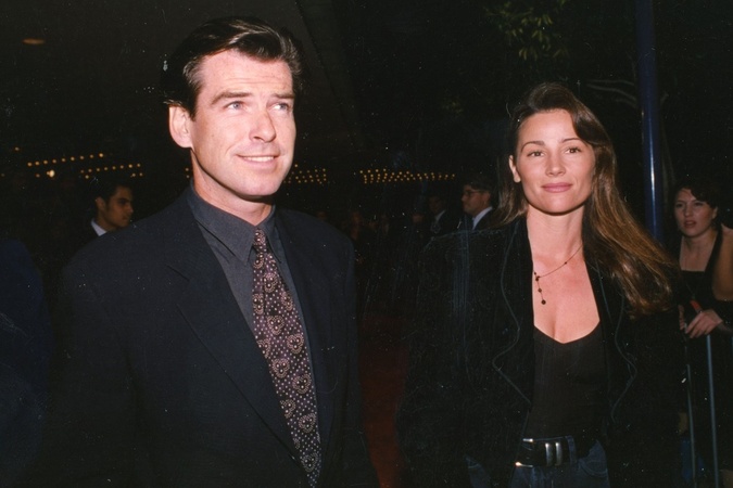Ikonický herec Pierce Brosnan sa zahľadel do svojej manželky pred takmer troma dekádami