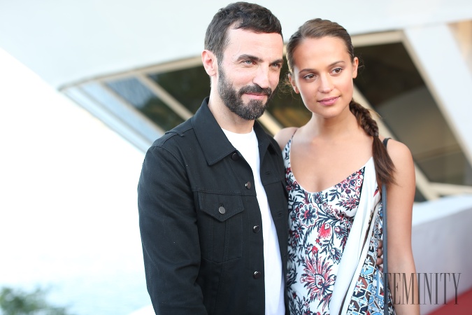 Nicolas Ghesquiere a Alicia Vikander 