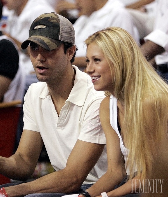 Spevák Enrique Iglesias a jeho partnerka a najnovšie aj matka jeho dvoch detí, Anna Kournikova, sú spolu už viac než 15 rokov