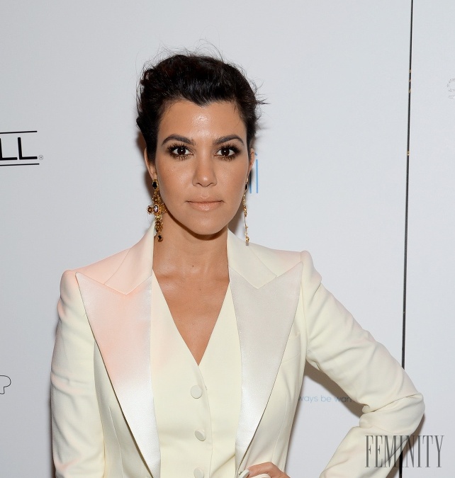 Kourtney Kardashian presviedča verejnosť, že pre tehotenstvom vážila toľko ako Victoria Beckham