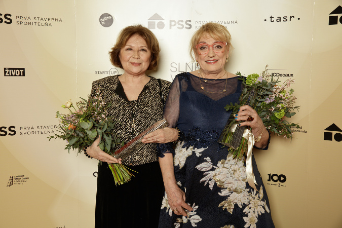 Herečka Emília Vášáryová a filmová a literárna vedkyňa Jelena Paštéková si prevzali Národnú filmovú cenu Slnko v sieti za výnimočný prínos slovenskej audiovizuálnej kultúre Herečka Emília Vášáryová a filmová a literárna vedkyňa Jelena Paštéková si prevzali Národnú filmovú cenu Slnko v sieti za výnimočný prínos slovenskej audiovizuálnej kultúre