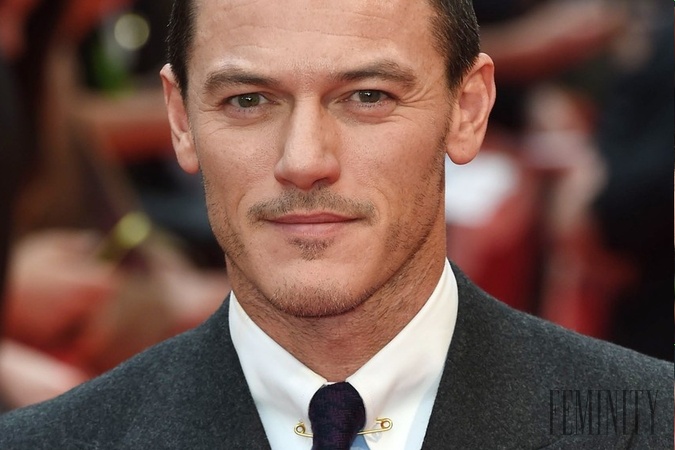 Herec Luke Evans len nedávno zverejnil fotografiu so svojím priateľom
