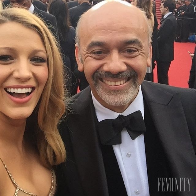 Tehotná Blake Lively zaznamenáva takmer každý svoj pohyb, a tak fanúšikom ponúka prehľad toho, kam chodí a s kým sa v Cannes stretáva Tehotná Blake Lively zaznamenáva takmer každý svoj pohyb, a tak fanúšikom ponúka prehľad toho, kam chodí a s kým sa v Cannes stretáva