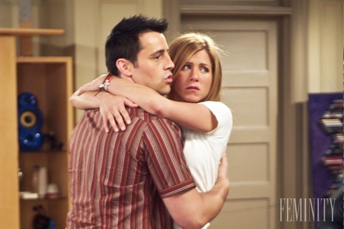 Herečka Jennifer Aniston počas natáčania ikonického seriálu randila hneď s dvoma hereckými kolegami