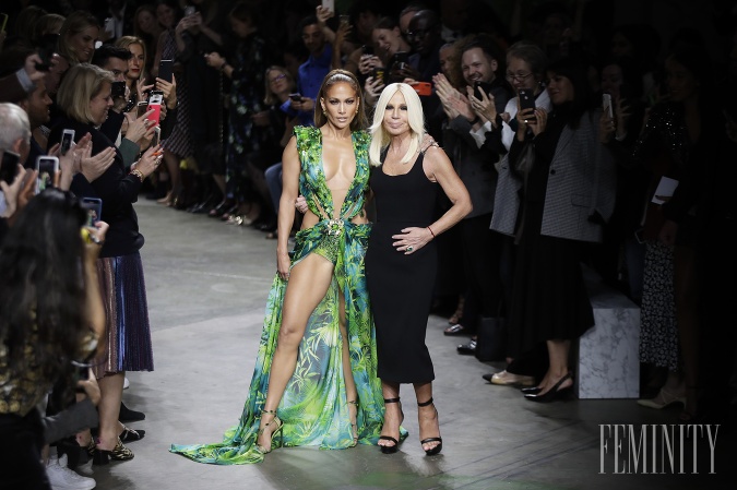 Jennifer Lopez po boku autorky odvážnych šiat Donatelly Versace