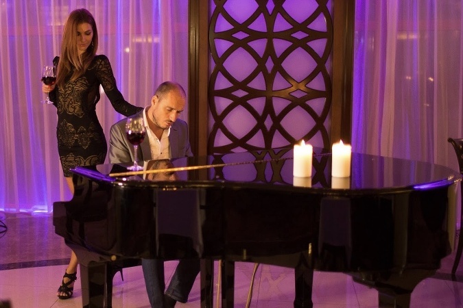 Pianista Jozef Holly je dôkazom, že skutoční gentlemeni ešte nevymreli.