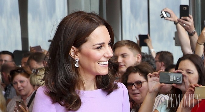Kate to v kratších vlasoch pristane