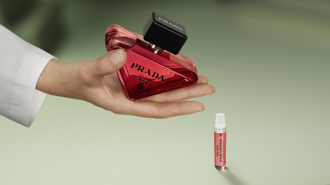 Prada Paradoxe Radical Essence – nový kvetinovo-drevitý parfum