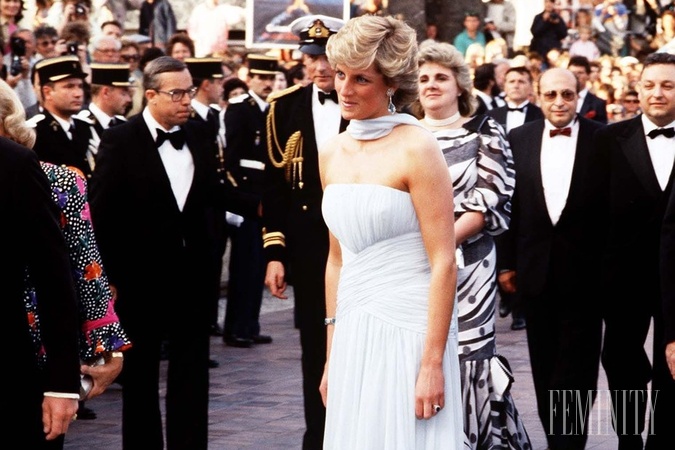 Princezná Diana vzdala svojimi krásnymi šatami na slávnom filmovom festivale v Cannes poctu monackej princeznej, Grace Kelly.