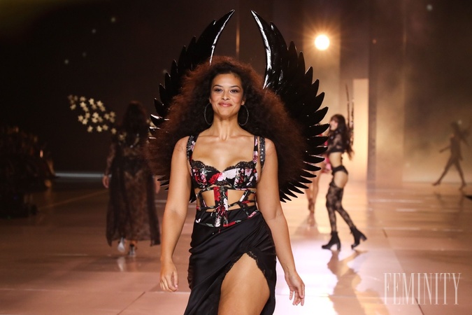 Objavila sa na titulkách Vogue, Harper's Bazaar a napriek kilám navyše je v modelingu úspešnou