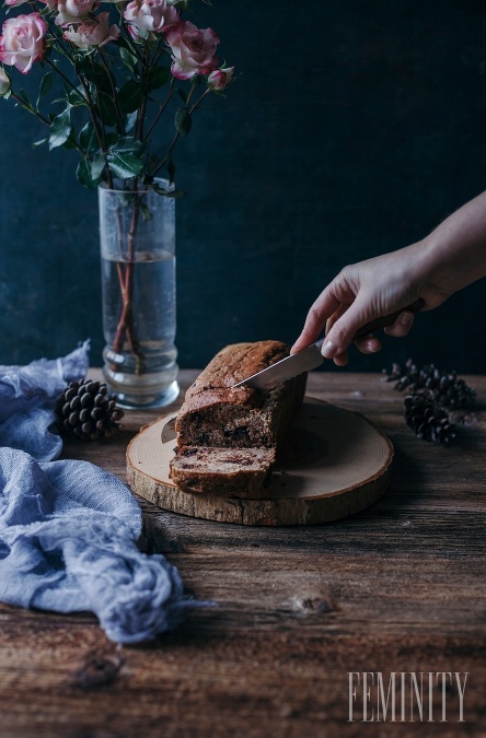 Banana bread s čerstými figami a slaným karamelom