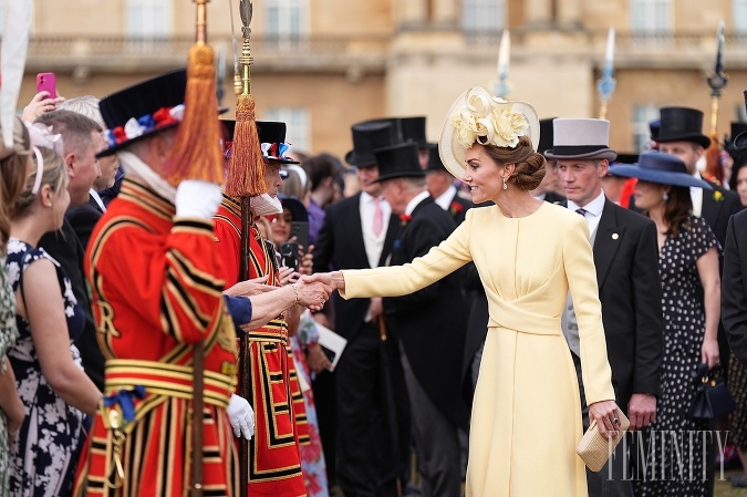 Kate Middleton musí nasledovať 152-ročné pravidlá etikety