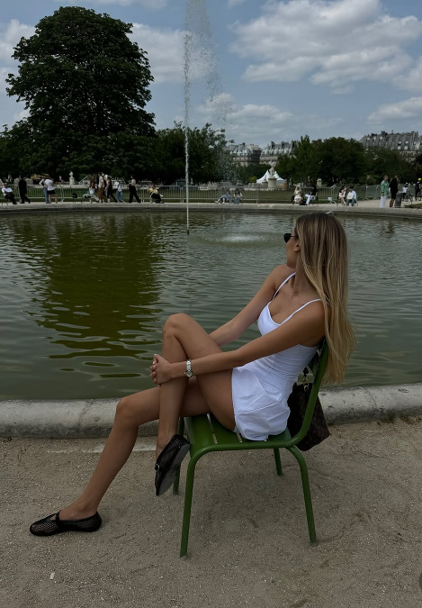 Známa kráska bude leto tráviť vo Francúzsku