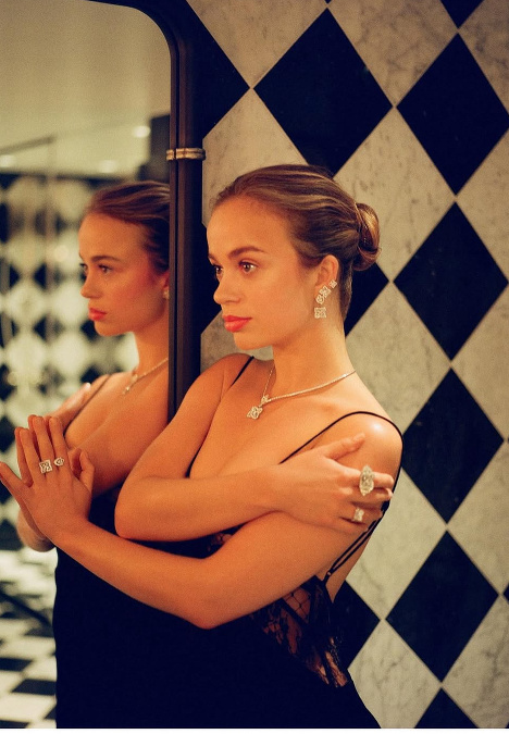 Pózuje pre Vogue a miluje recyklované kúsky