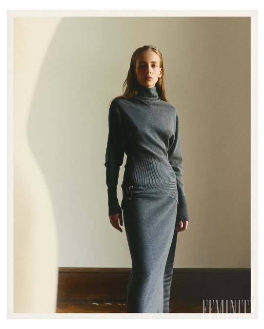 Slovenská modelka Tamara Bujňáková z  agentúry Elite Bratislava, ktorá svoju kariéru začala v súťaži Elite Model Look, sa tejto pocty dočkala pri profile svetového dizajnéra Petra Coppinga
