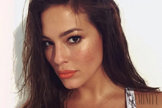 Ashley Graham je dôkazom toho, že aj žena tvarou krv a mlieko môže uspieť v modelingovom svete