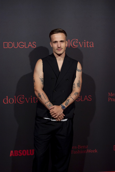 Model a influencer Martin Carev