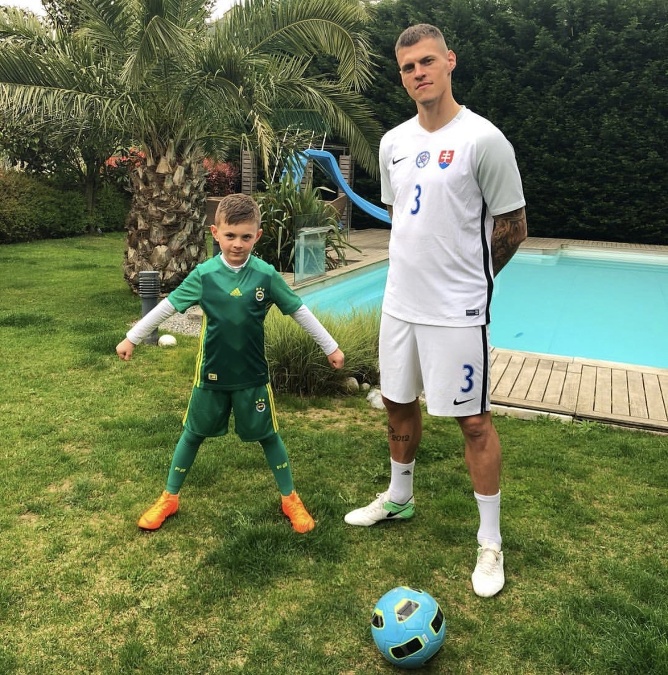 Martin Škrtel vedie deti k športu od malička