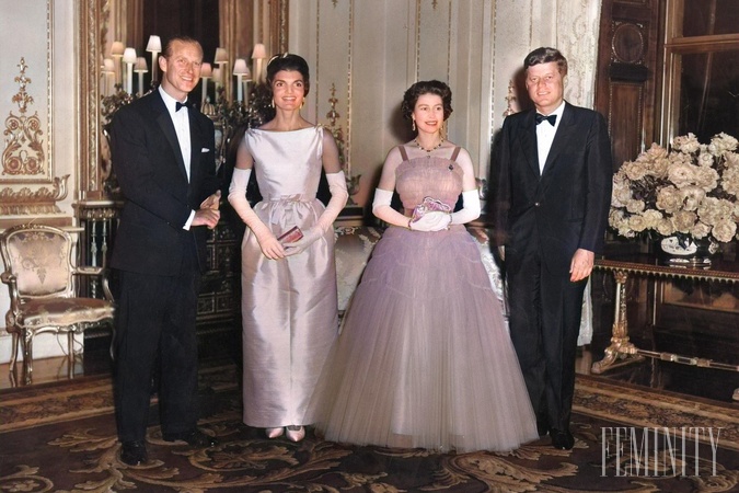 V roku 1961 sa John F. Kennedy s manželkou Jackie stretli s kráľovnou Alžbetou II. a princom Philipom počas ich európskeho turné.