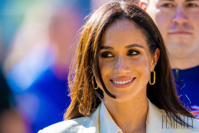 Najnovšie zvesti hovoria o tom, že kráľ Karol III. je v kontakte so svojou druhou nevestou, Meghan Markle...