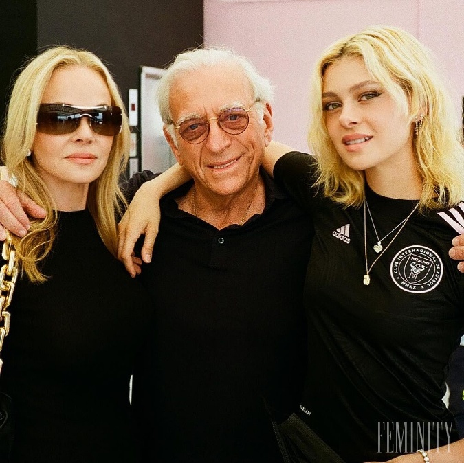 Nicola Peltz so svojimi rodičmi, bilionárom Nelsonom Peltzom a mamou modelkou Claudiou