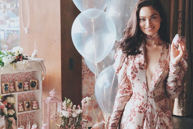 Modelka Shanina Shaik si potrpí na výzdobu, ktorú už nikdy inokedy nezažije