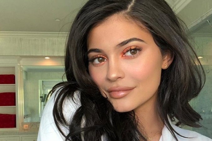Najnovšie sa o Kylie Jenner hovorí ako o možnej najmladšej bilionárke v histórii a to sa nepodarilo ani jej starším sestrám v jej veku
