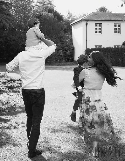Po Harry & Meghan, ich sérii Live to Lead, a Harryho pripravovanej sérii Heart of Invictus o jeho Invictus Games, by to bol ich štvrtý známy projekt s Netflixom. Po Harry & Meghan, ich sérii Live to Lead, a Harryho pripravovanej sérii Heart of Invictus o jeho Invictus Games, by to bol ich štvrtý známy projekt s Netflixom.