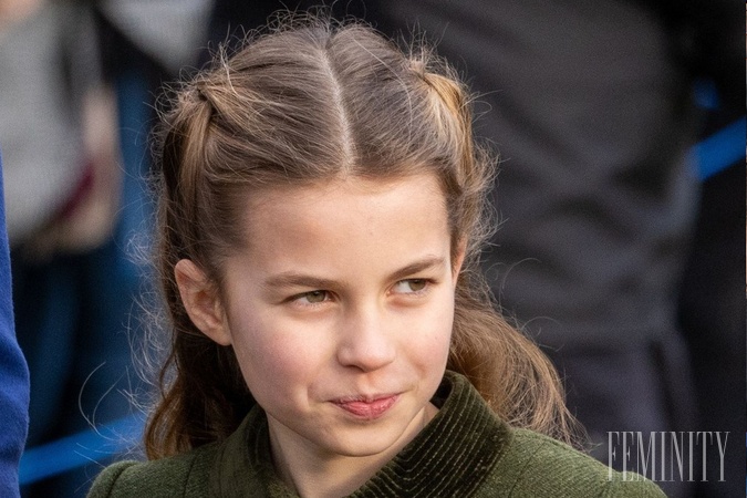 Princezná Charlotte si získava srdcia verejnosti, avšak nie len fanúšikov. Je obľúbená aj v rodine medzi sesternicami a dokonca v škole.