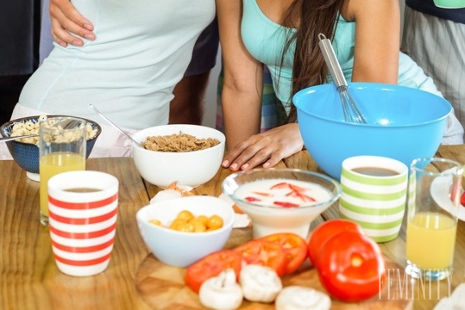 Chrumkavé, sladké, plné ovocia a orieškov. Dozlata opekané Müsli sa môžu zdať ako výbornou raňajkovou voľbou