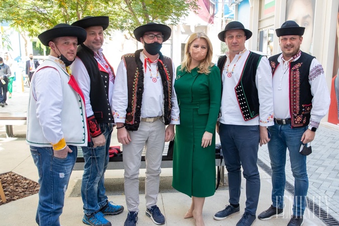 Prezidentka Zuzana Čaputová vsadila na tmavozelenú farbu