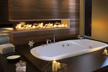 Intímne domáce spa s ohňom.