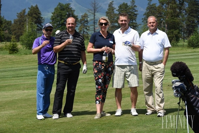 K dispozícii malým či veľkým neboli iba golfoví tréneri, ale aj vizážistky z Mary Kay, voľný mali aj vstup do wellness centra hotela International, či jazdy najnovšieho modelu VOLVO XC90 K dispozícii malým či veľkým neboli iba golfoví tréneri, ale aj vizážistky z Mary Kay, voľný mali aj vstup do wellness centra hotela International, či jazdy najnovšieho modelu VOLVO XC90