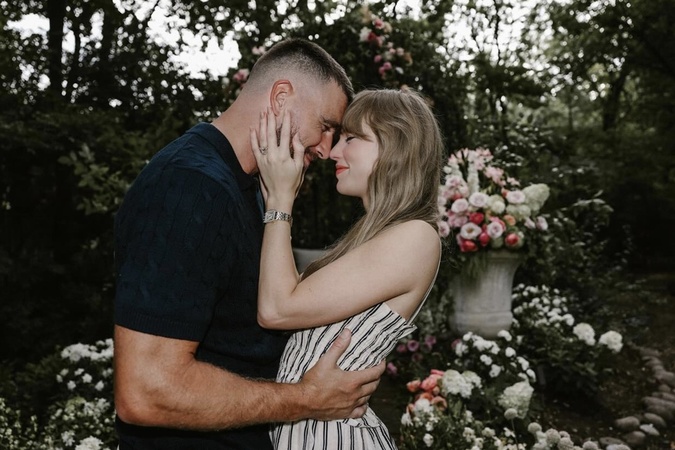 Konečne sa deje to, na čo čakal celý Hollywood: Taylor Swift a Travis Kelce sa zasnúbili.