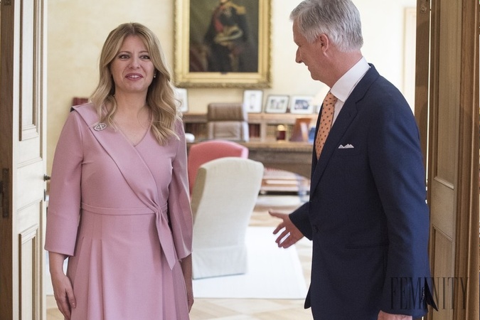 Naša prezidentka stále vie, ako nechať vyniknúť svoju ženskosť, no napriek tomu pôsobiť elegantne